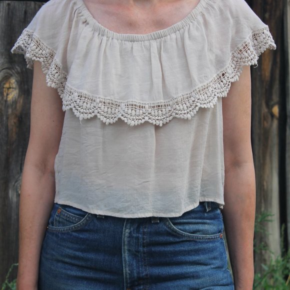 Doen Style Ruffle Blouse - Picture 3 of 4